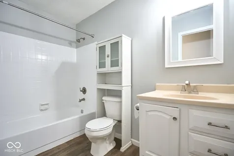 805 Burr Oak Drive Indianapolis IN 46217