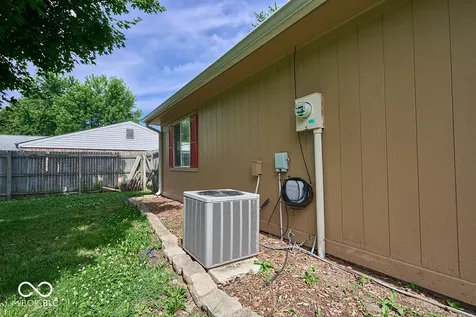 805 Burr Oak Drive Indianapolis IN 46217