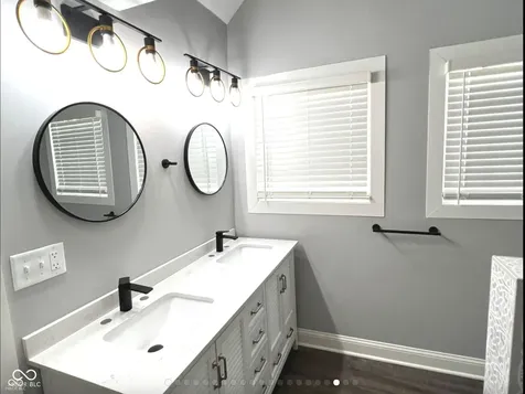 958 Woodruff Place Middle Unit B Drive Indianapolis IN 46201