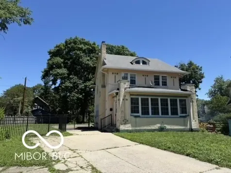548 Central Court N Indianapolis IN 46205