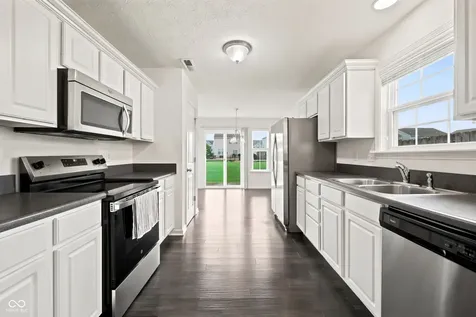 5771 White Pine Road Whitestown IN 46075