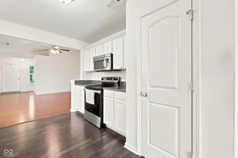 5771 White Pine Road Whitestown IN 46075