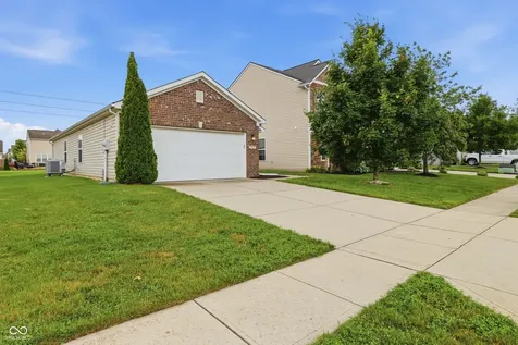 5771 White Pine Road Whitestown IN 46075