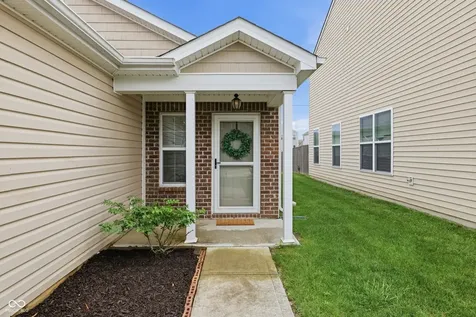 5771 White Pine Road Whitestown IN 46075