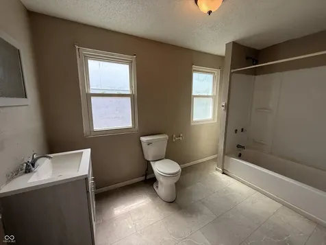 1118 N Mount Street Indianapolis IN 46222