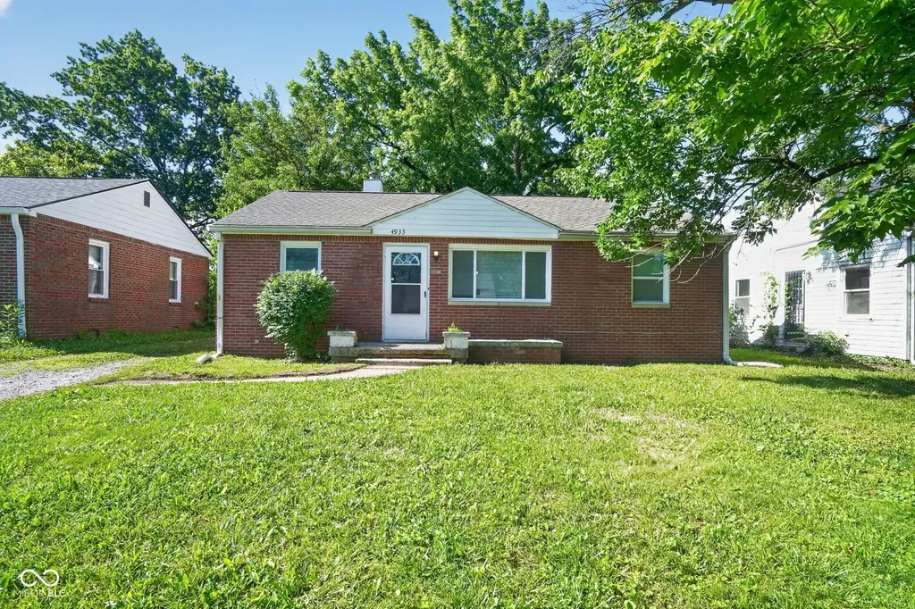 4933 E 39th Street Indianapolis IN 46226