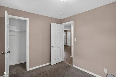 4933 E 39th Street Indianapolis IN 46226