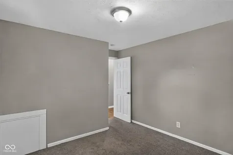 4933 E 39th Street Indianapolis IN 46226