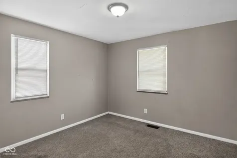 4933 E 39th Street Indianapolis IN 46226