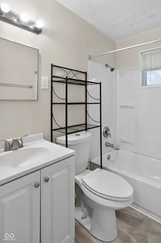4933 E 39th Street Indianapolis IN 46226