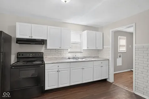 4933 E 39th Street Indianapolis IN 46226
