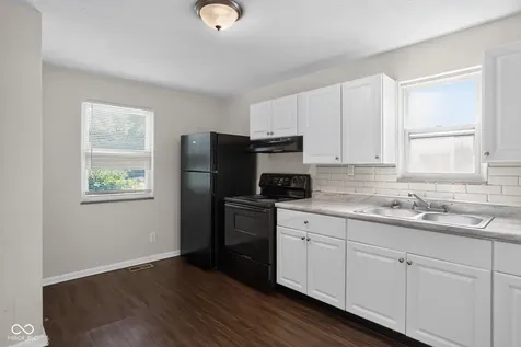 4933 E 39th Street Indianapolis IN 46226