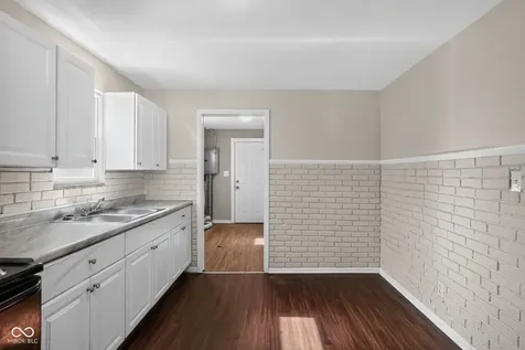 4933 E 39th Street Indianapolis IN 46226