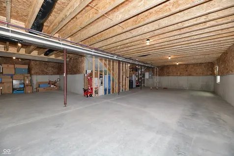 6013 Meadowview Whitestown IN 46075