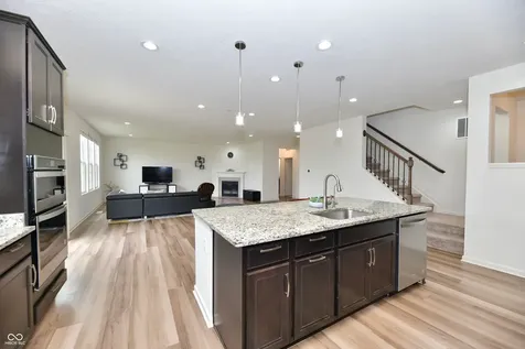 6013 Meadowview Whitestown IN 46075
