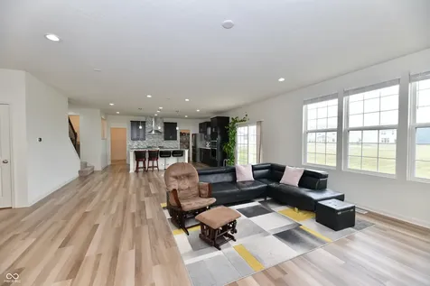 6013 Meadowview Whitestown IN 46075