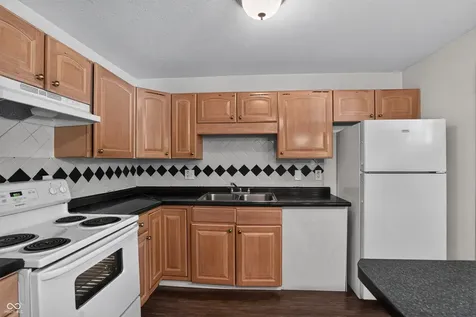 8737 Montery Court Indianapolis IN 46226
