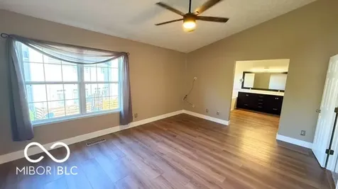 8040 Windham Lake Way Indianapolis IN 46214