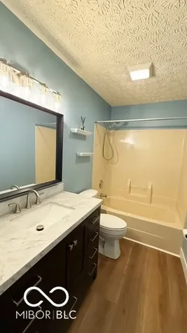 8040 Windham Lake Way Indianapolis IN 46214