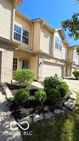 8040 Windham Lake Way Indianapolis IN 46214