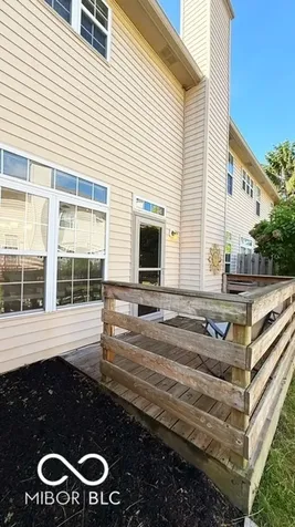 8040 Windham Lake Way Indianapolis IN 46214