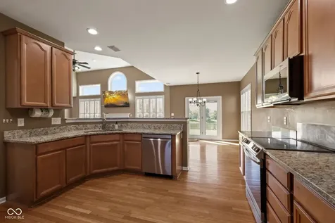10983 Parkland Court Fishers IN 46037