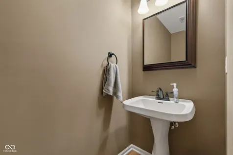 10983 Parkland Court Fishers IN 46037