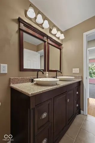 10983 Parkland Court Fishers IN 46037