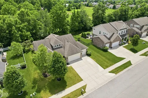 5551 W Turnbuckle Place Mccordsville IN 46055