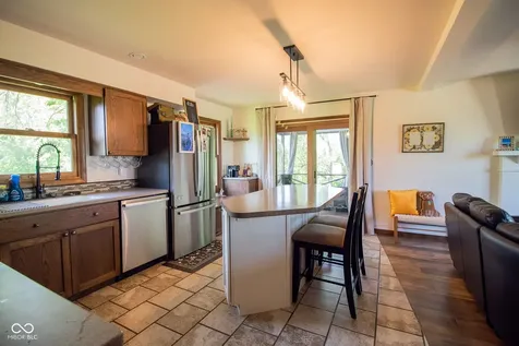 2071 W 200 N Greenfield IN 46140