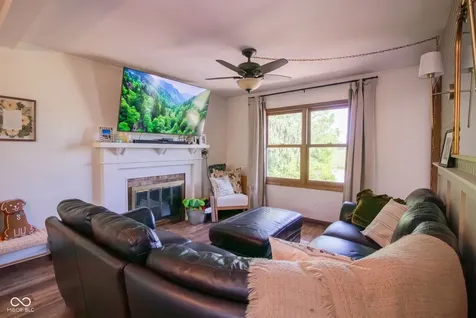 2071 W 200 N Greenfield IN 46140