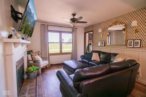 2071 W 200 N Greenfield IN 46140
