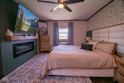 2071 W 200 N Greenfield IN 46140