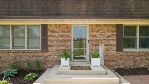2071 W 200 N Greenfield IN 46140