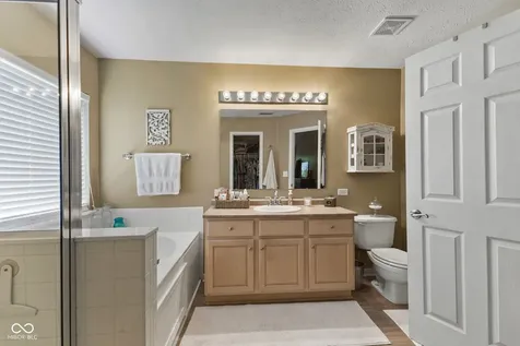5881 Lost Oaks Drive Carmel IN 46033