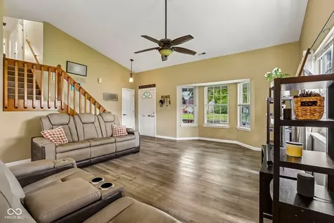 102 Westview Place Bargersville IN 46106