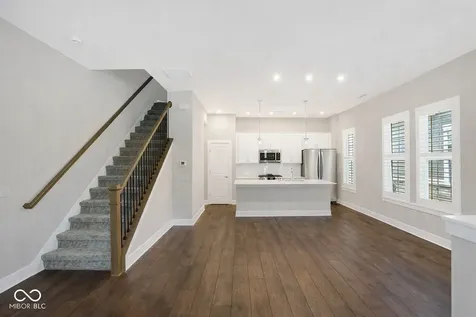 526 Gilder Drive Carmel IN 46032