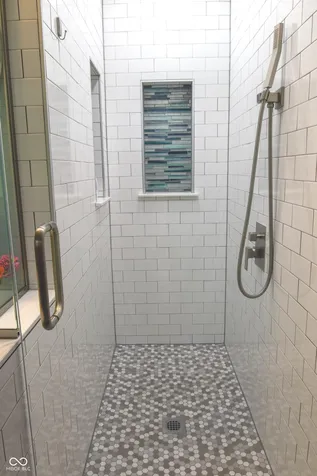 8032 Chiltern Drive Indianapolis IN 46268