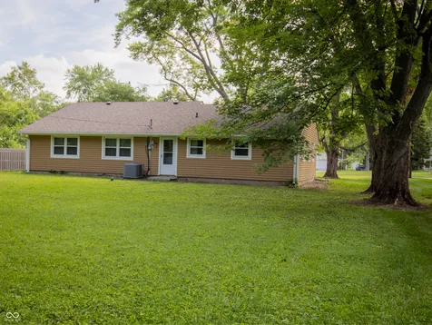 8032 Chiltern Drive Indianapolis IN 46268