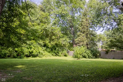 8032 Chiltern Drive Indianapolis IN 46268