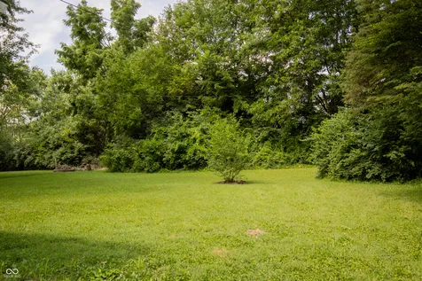 8032 Chiltern Drive Indianapolis IN 46268