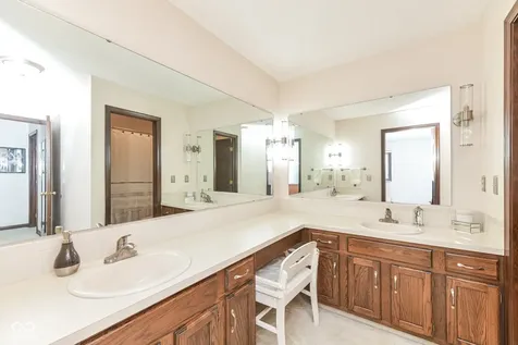 524 Conner Creek Drive Fishers IN 46038