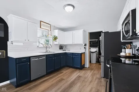 6808 Harriet Drive Indianapolis IN 46237