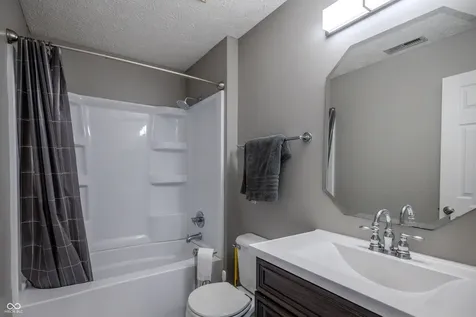 5828 Applegate Carmel IN 46033