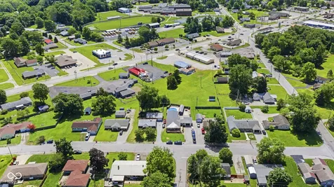 705 Maple Rockville IN 47872