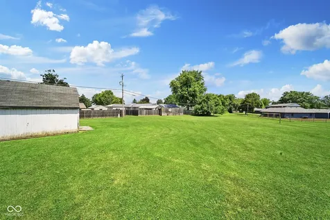 705 Maple Rockville IN 47872