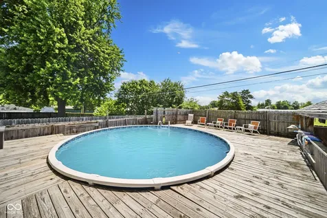 705 Maple Rockville IN 47872