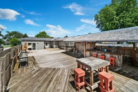 705 Maple Rockville IN 47872