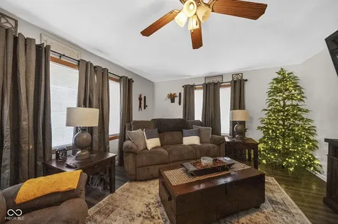 705 Maple Rockville IN 47872