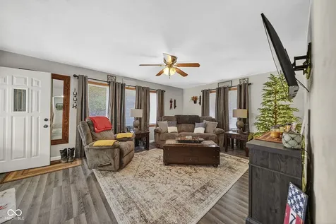 705 Maple Rockville IN 47872